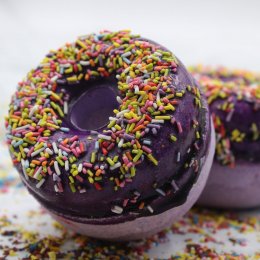 Šumivé Donuts do kúpeľa - Ostružina & mandľa